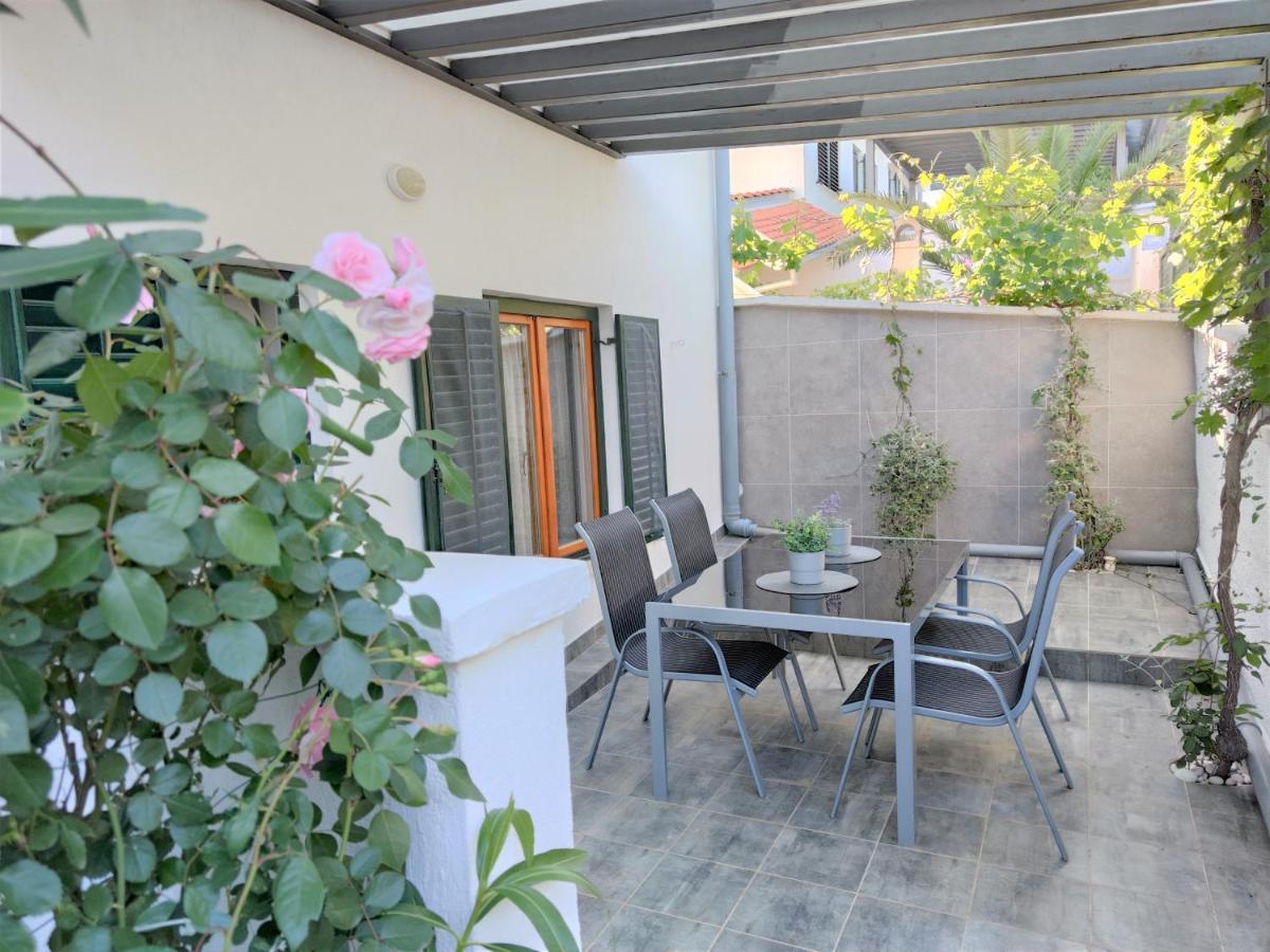 Apartments Rak Vis Kültér fotó