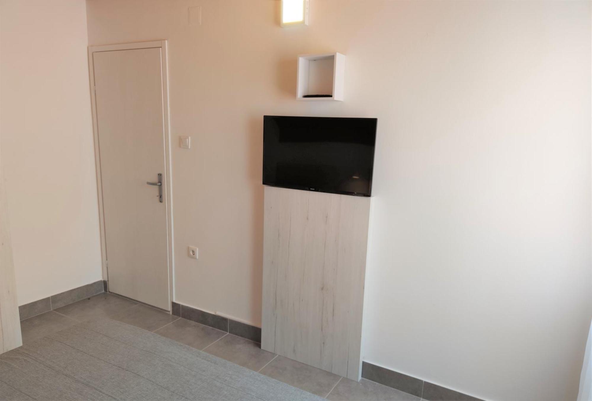 Apartments Rak Vis Szoba fotó
