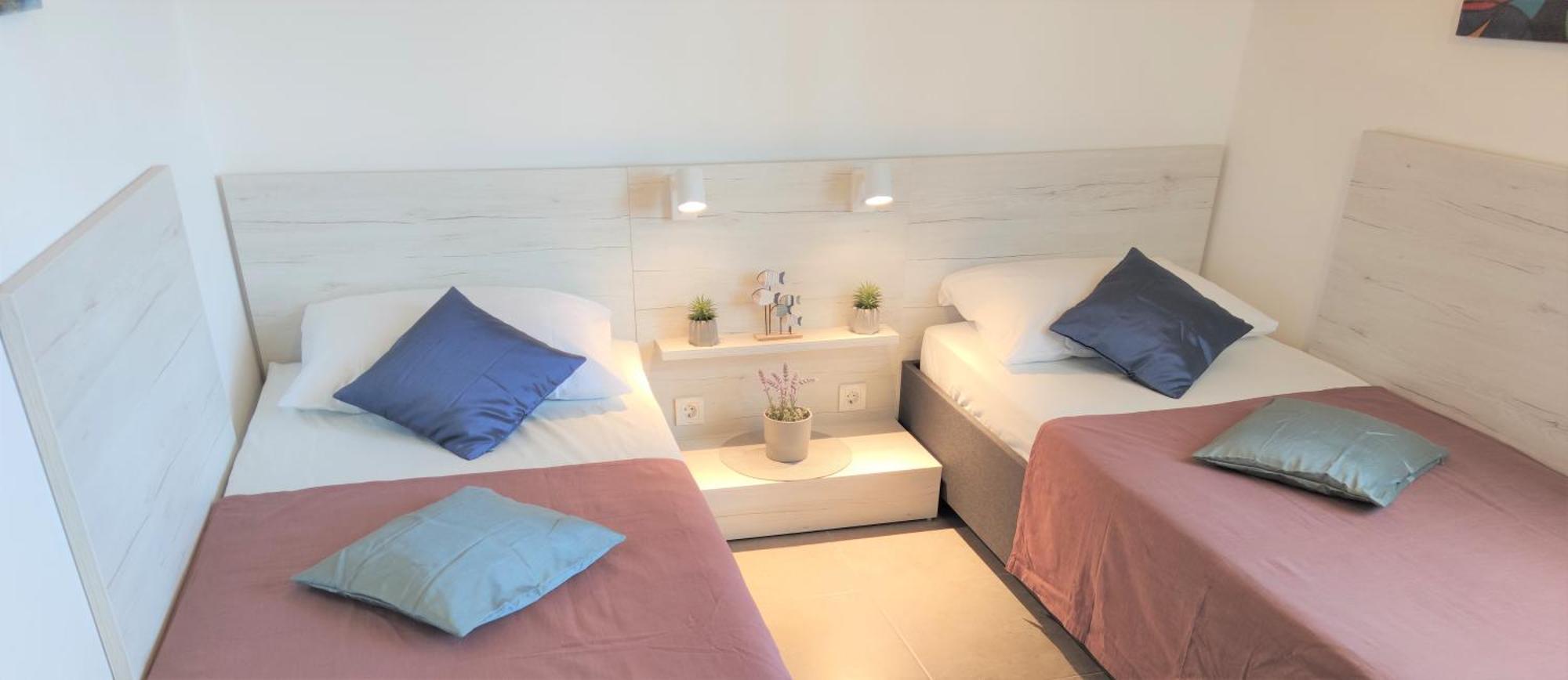 Apartments Rak Vis Szoba fotó